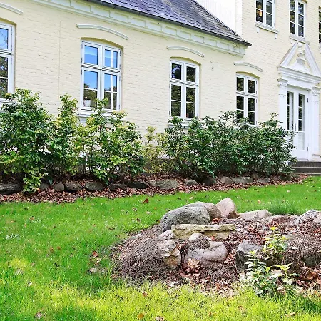 Seven Bedroom Holiday In Holiday home