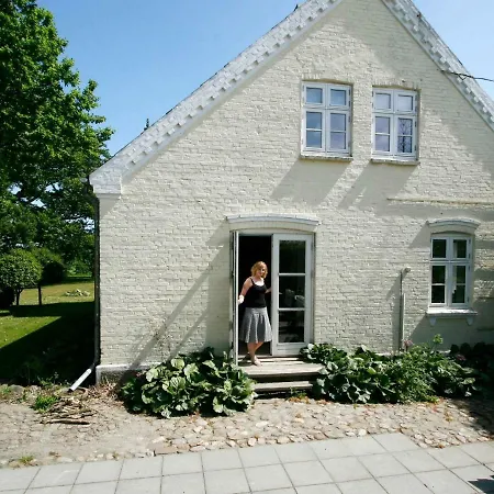 Holiday home Seven Bedroom Holiday In Munkebo